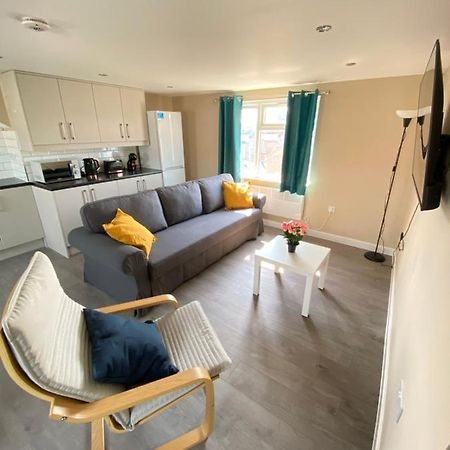 Stunning 1 Bedroom Flat In Wood Green London Exterior foto