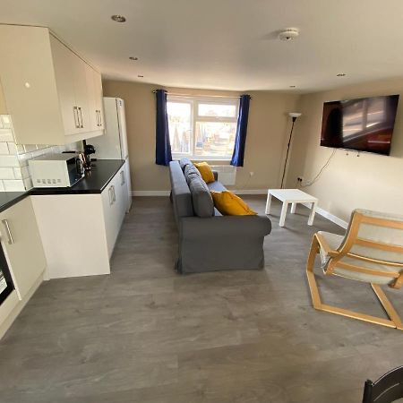 Stunning 1 Bedroom Flat In Wood Green London Exterior foto