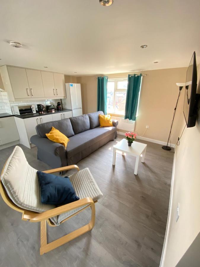 Stunning 1 Bedroom Flat In Wood Green London Exterior foto