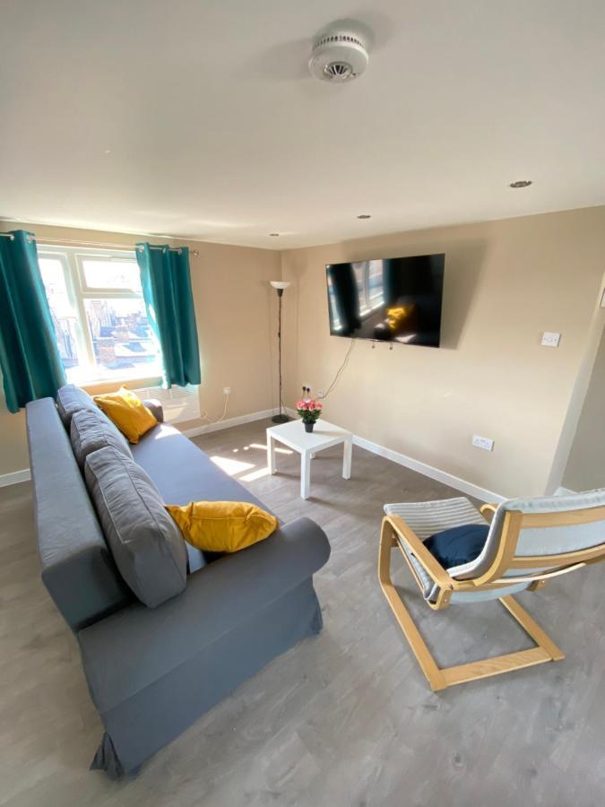Stunning 1 Bedroom Flat In Wood Green London Exterior foto