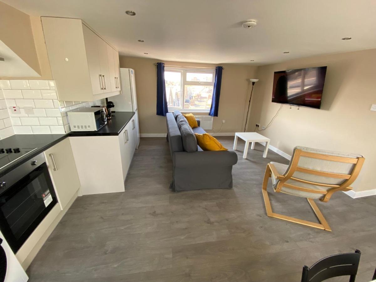 Stunning 1 Bedroom Flat In Wood Green London Exterior foto