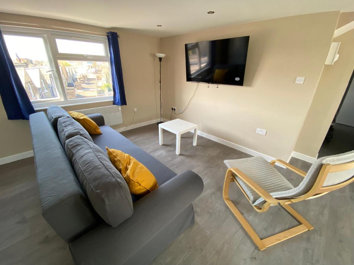 Stunning 1 Bedroom Flat In Wood Green London Exterior foto